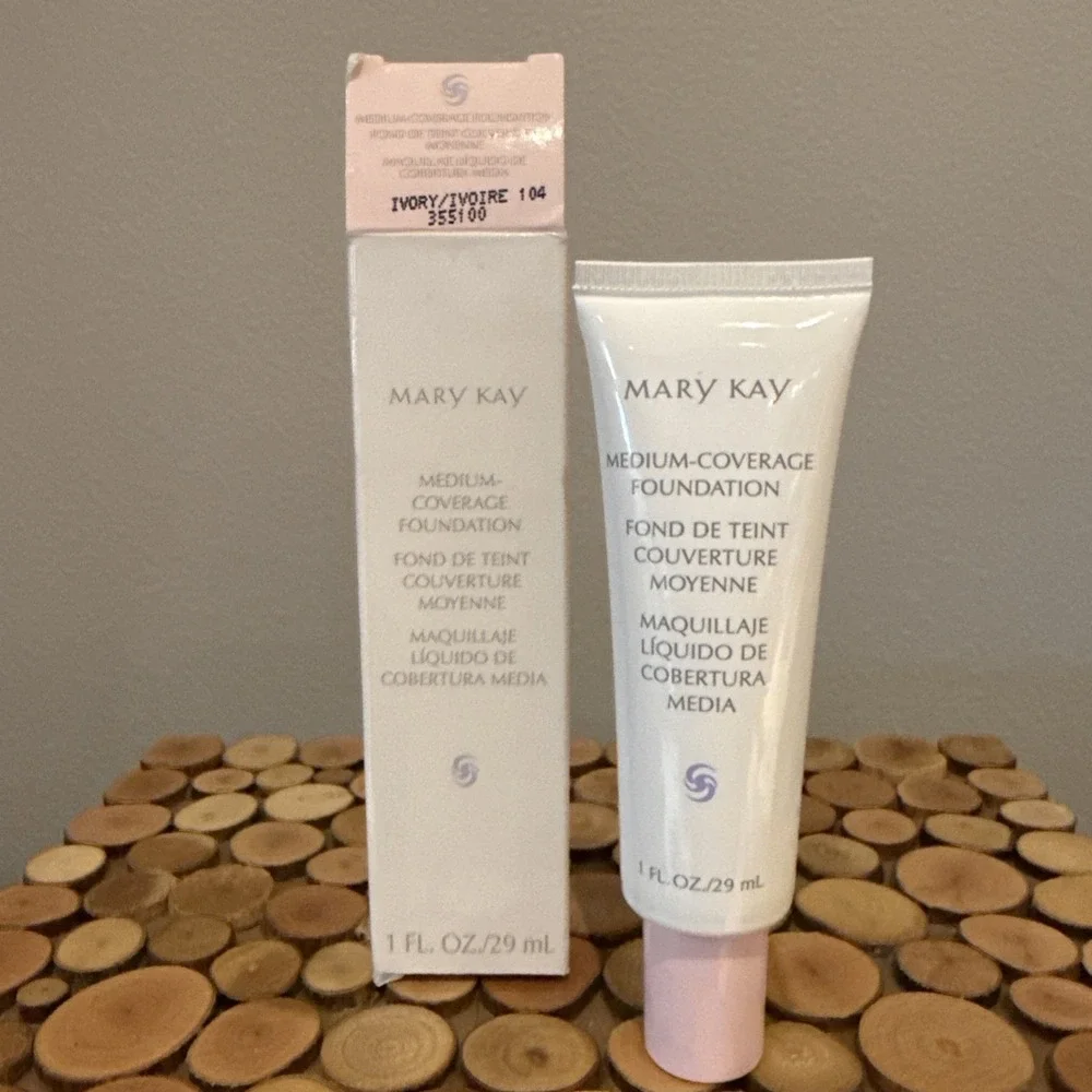 Mary Kay Medium Coverage Foundation Ivory 104 Normal To Oily Skin 355100 Pink‎